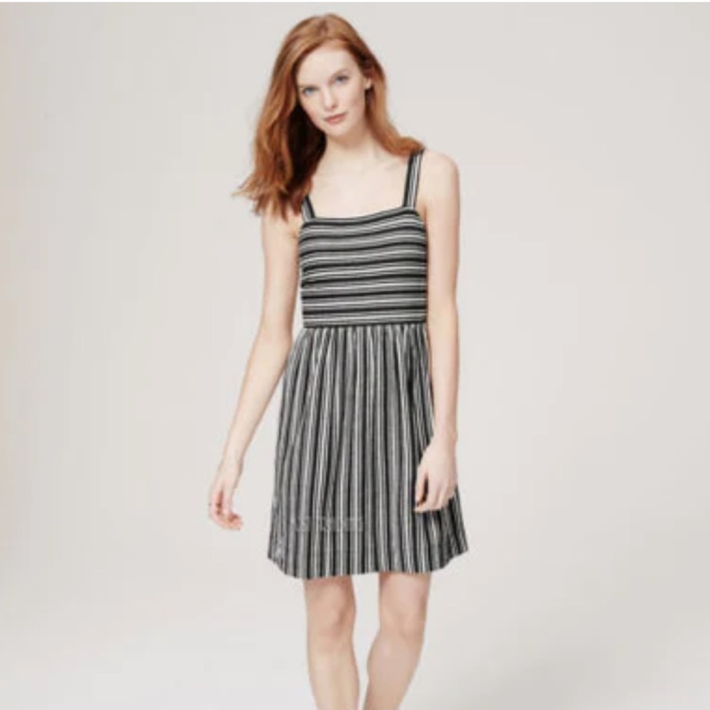 (3/30) ANN TAYLOR LOFT blackWHITE STRIPED SLEEVELESS DRESS